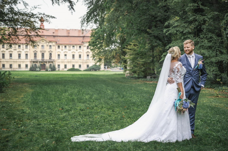Svatební-fotograf-zámecký-park-Měšice-Svatba-Měšice-u-Prahy-7477