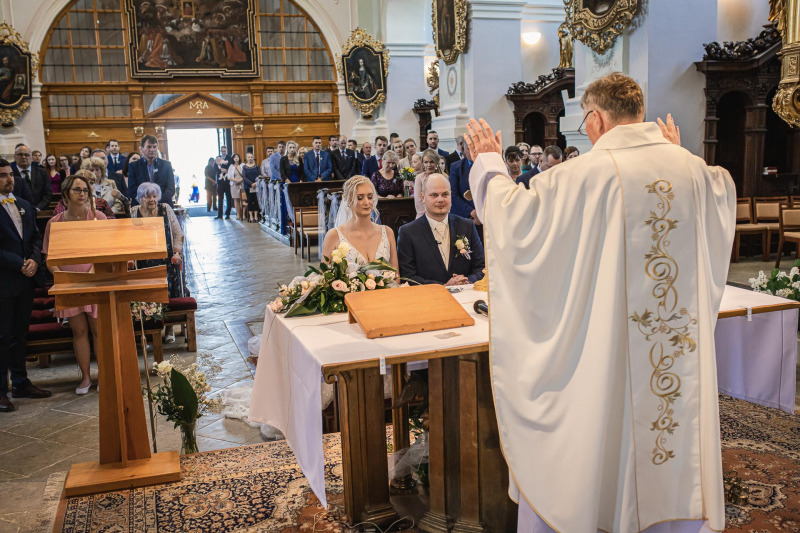 svatební-fotografie-a-video-kostel-Luže-116