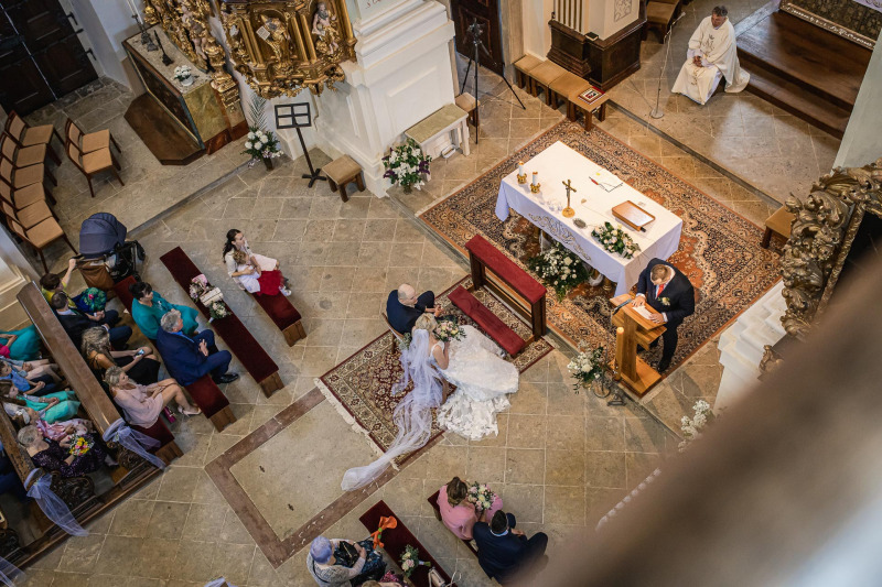 svatební-fotografie-a-video-kostel-Luže-79