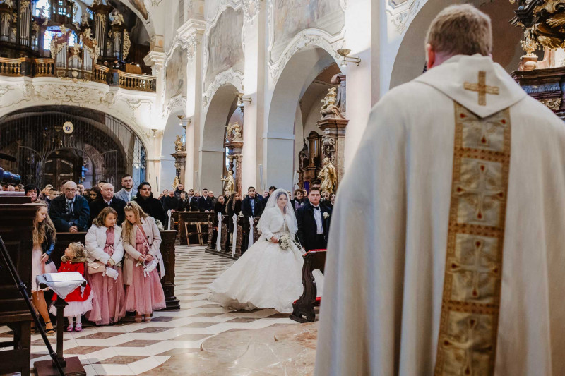 svatební-foto-a-video-Strahovský-klášter-97